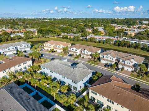 4364 Veleiros Avenue, Deerfield Beach FL - photo 6 of 48