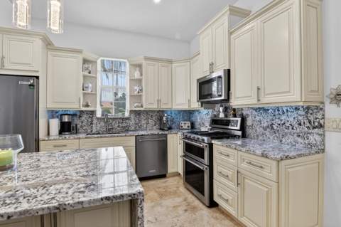 32 Monterey Pointe Drive, Palm Beach Gardens FL - photo 13 of 65