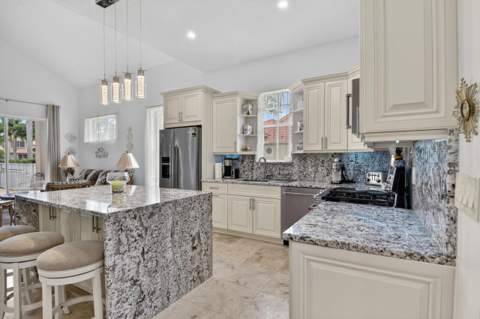32 Monterey Pointe Drive, Palm Beach Gardens FL - photo 14 of 65