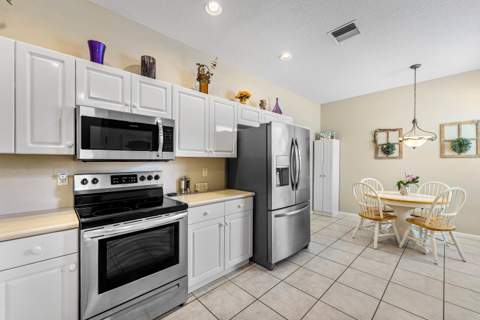 10760 Royal Caribbean Circle, Boynton Beach FL - photo 6 of 47