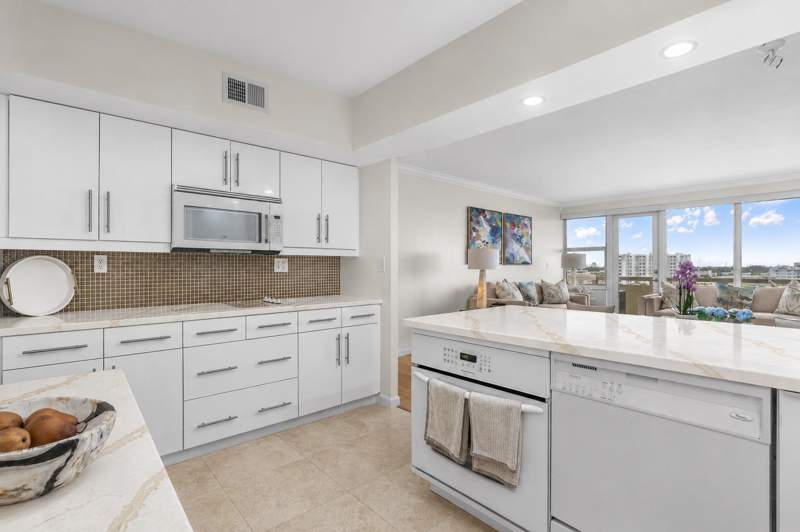 1 bedroom Stock Cooperative at 3200 NE 36th Street #806, Coral Ridge Towers North Co-Op, Fort Lauderdale — photo 3