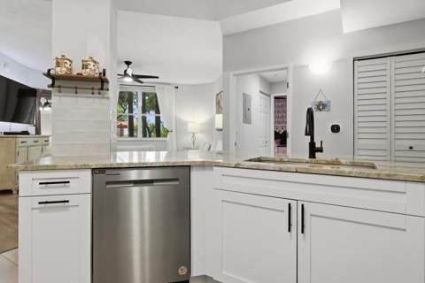 780 S Sapodilla Avenue #104, West Palm Beach FL - photo 9 of 33