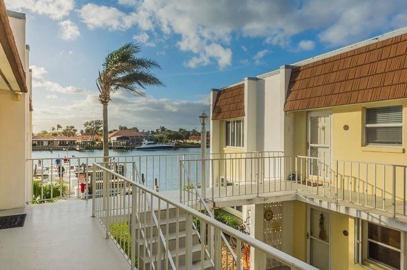 1 bedroom Condominium at 1315 Bayshore Drive #204, Colonnades Condominium No 1, Fort Pierce — photo 3