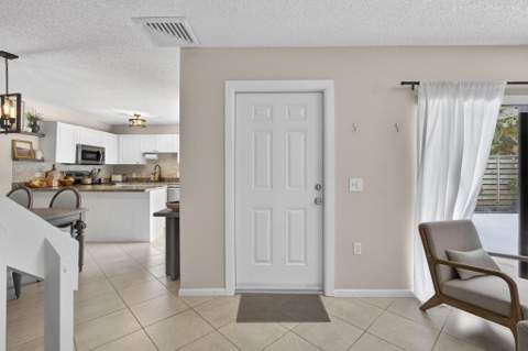 121 1st Terrace, Palm Beach Gardens FL - photo 13 of 65