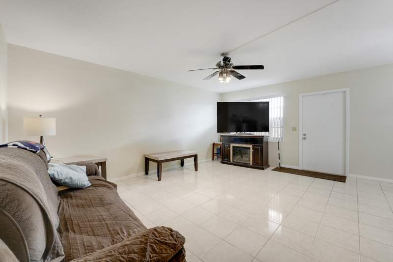 2 bedroom Condominium at 1011 Exeter, Exeter At Century Village Condo, Boca Raton — photo 3