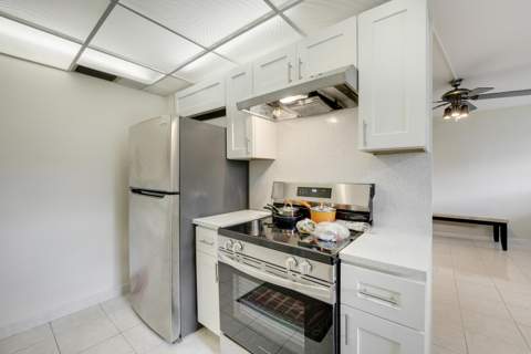 1011 Exeter, Boca Raton FL - photo 8 of 15