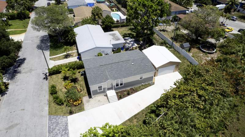 3 bedroom Single Family Residence at 1757 N 12th Ct Court, Crestridge Heights, Lake Worth Beach — photo 3