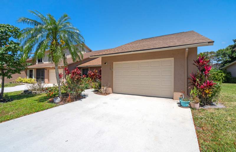 2 bedroom Townhouse at 11909 Donlin Drive, PARK PLACE OF WELLINGTON, Wellington — photo 1