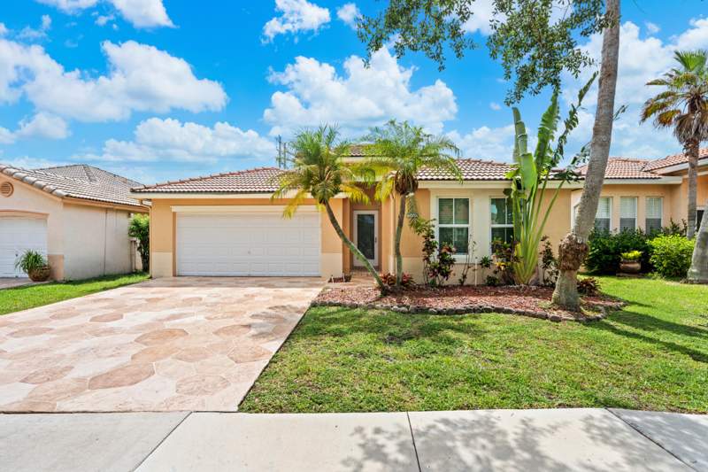 3 bedroom Single Family Residence at 376 E Royal Cove Circle, West Park-West, Davie — photo 4
