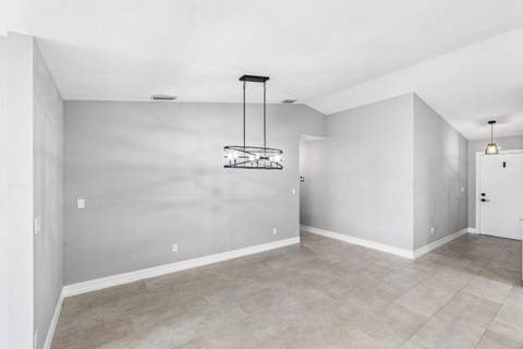 120 Mayfair Lane, Boynton Beach FL - photo 7 of 37