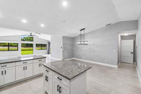 120 Mayfair Lane, Boynton Beach FL - photo 11 of 37