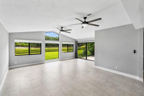 120 Mayfair Lane, Boynton Beach FL - photo 13 of 37