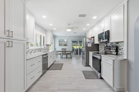 2773 SE Pine Valley Street, Port St. Lucie FL - photo 14 of 43