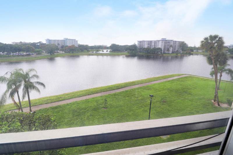 3 bedroom Condominium at 3095 N Course Drive #409, No 52 Palm-Aire Country Club, Pompano Beach — photo 3