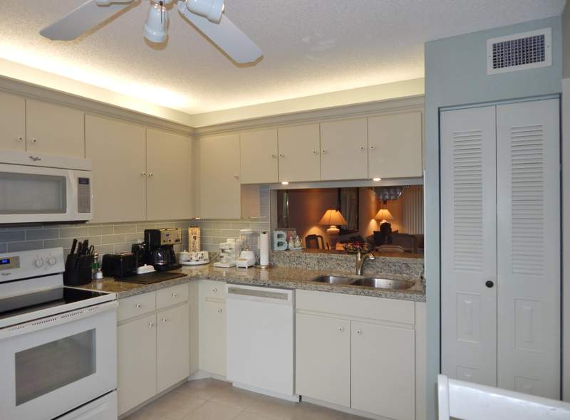 2 bedroom Condominium at 6698 N 10th Ave #215, Hamlet At Poinciana Condo, Lake Worth — photo 5