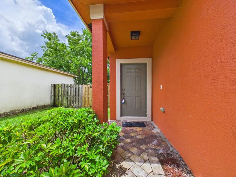 3 bedroom Single Family Residence at 157 Blue Grotto Drive, Palm Breezes Club, Fort Pierce — photo 3