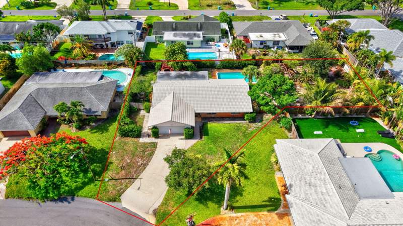 3 bedroom Single Family Residence at 1370 SW 27th Place, Golfview Harbour 2nd Sec, Boynton Beach — photo 4