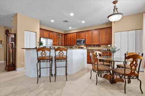 135 Hamilton Terrace, West Palm Beach FL - photo 9 of 39
