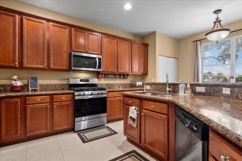 135 Hamilton Terrace, West Palm Beach FL - photo 11 of 39