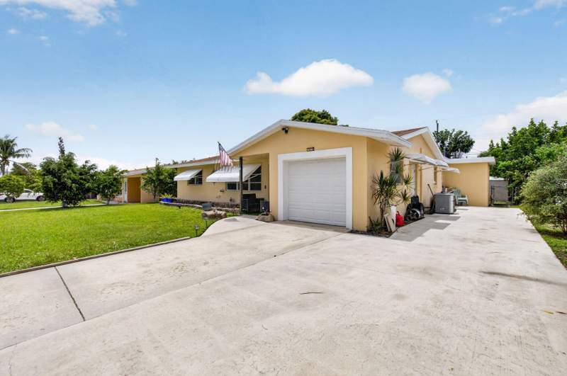 3 bedroom Single Family Residence at 220 SW 10th Avenue, Mc Donald Park, Boynton Beach — photo 4