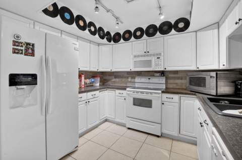 220 SW 10th Avenue, Boynton Beach FL - photo 7 of 56