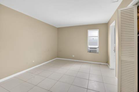 220 SW 10th Avenue, Boynton Beach FL - photo 13 of 56