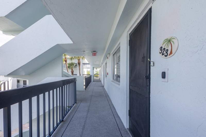 2 bedroom Condominium at 6698 N 10th Ave Avenue #323, Hamlet At Poinciana Condo, Lake Worth — photo 3