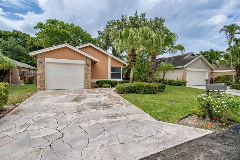 4 bedroom Single Family Residence at 7601 Martinique Boulevard, Captiva, Boca Raton — photo 3