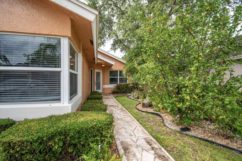 4 bedroom Single Family Residence at 7601 Martinique Boulevard, Captiva, Boca Raton — photo 4