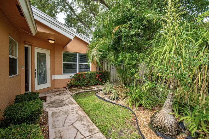 4 bedroom Single Family Residence at 7601 Martinique Boulevard, Captiva, Boca Raton — photo 5