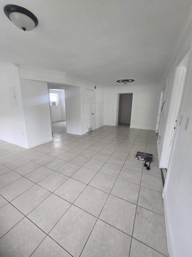 4 bedroom Single Family Residence at 6209 Grant Street, Hollywood Beach Heights Sec, Hollywood — photo 4