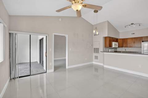 2445 SW 18th Terrace #922, Fort Lauderdale FL - photo 10 of 46