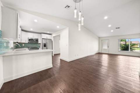 638 SW 4th Avenue, Boynton Beach FL - photo 8 of 43