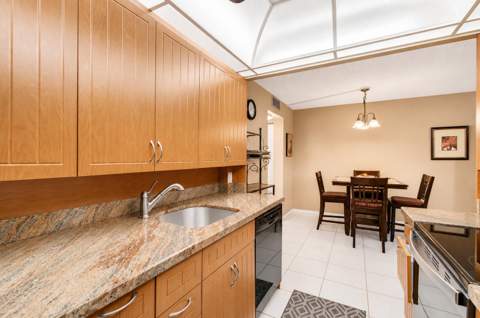 3008 Cornwall A, Boca Raton FL - photo 9 of 44