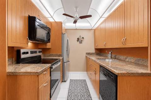 3008 Cornwall A, Boca Raton FL - photo 8 of 44