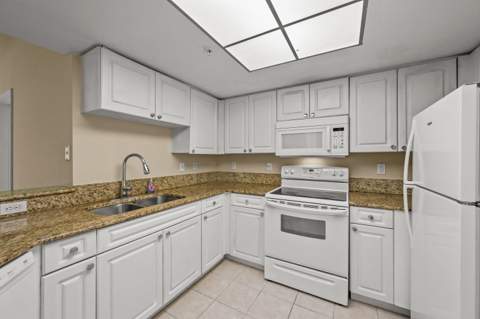 1100 S Crestwood Ct Court #1109, Royal Palm Beach FL - photo 11 of 35