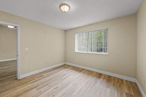 1100 S Crestwood Ct Court #1109, Royal Palm Beach FL - photo 14 of 35