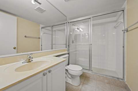 1100 S Crestwood Ct Court #1109, Royal Palm Beach FL - photo 16 of 35