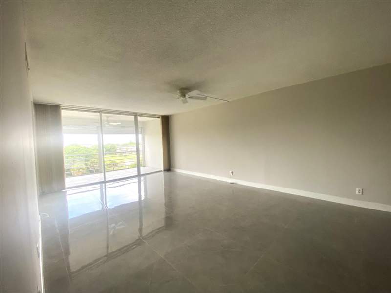 2 bedroom Condominium at 2671 S Course Drive #602, No 20 Palm-Aire Country Club, Pompano Beach — photo 2