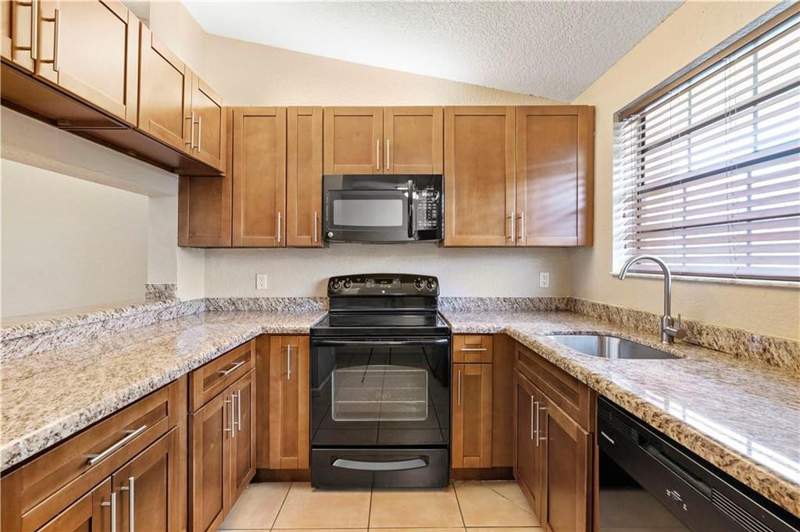 2 bedroom Condominium at 912 Congressional Way, Ambassador Square Condo, Deerfield Beach — photo 3