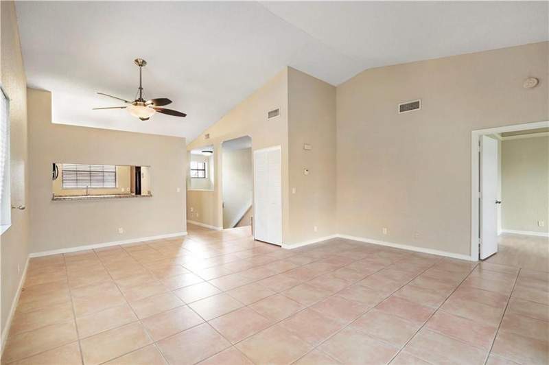 2 bedroom Condominium at 912 Congressional Way, Ambassador Square Condo, Deerfield Beach — photo 5