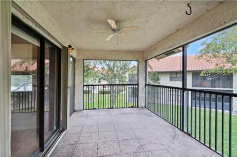 912 Congressional Way, Deerfield Beach FL - photo 15 of 26