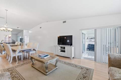 8128 Summerbreeze Lane, Boca Raton FL - photo 9 of 34