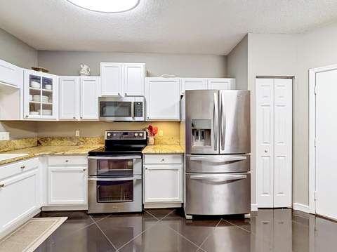 8279 Via Leonessa Drive, Boca Raton FL - photo 10 of 66