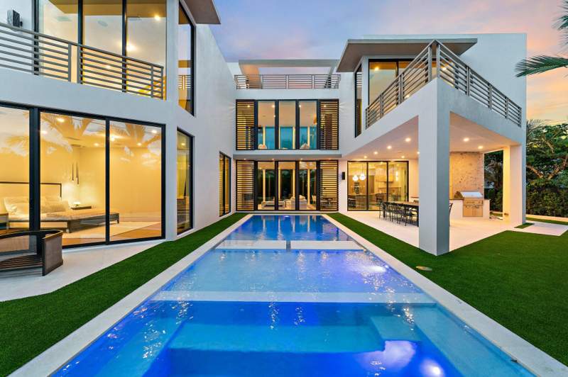 6 bedroom Single Family Residence at 390 Jupiter Lane, Juno Beach 1st Add, Juno Beach — photo 5
