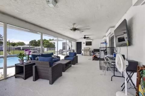 106 Segovia Court, Royal Palm Beach FL - photo 24 of 91