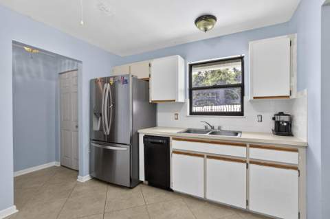 106 Segovia Court, Royal Palm Beach FL - photo 23 of 91