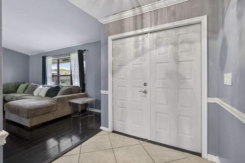 4 bedroom Single Family Residence at 106 Segovia Court, La Mancha 2, Royal Palm Beach — photo 5