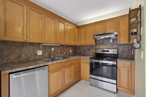3345 Meridian Way #C, Palm Beach Gardens FL - photo 18 of 47