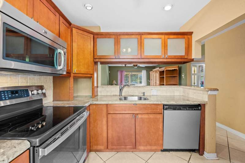 2 bedroom Condominium at 5151 W Oakland Park Boulevard #309, Narcissus Gardens Condo, Lauderdale Lakes — photo 4
